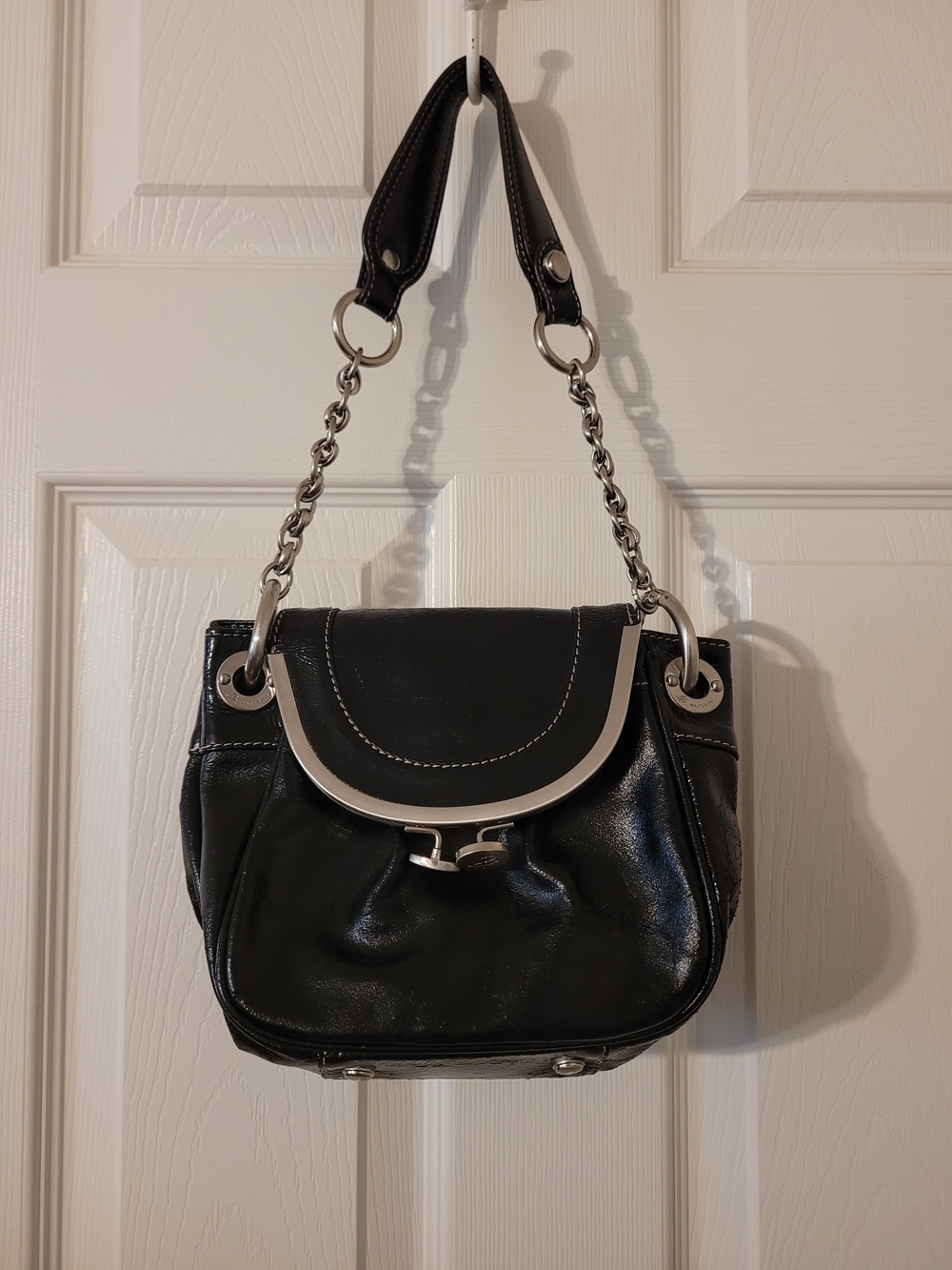 b. makowsky vintage black shoulder bag with silver chain accents